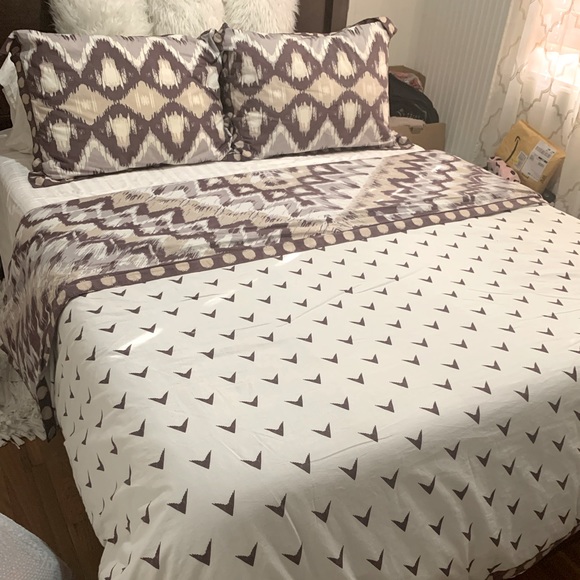 Urban outfitters duvet cover set boho print size queen